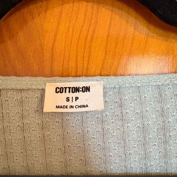 Cotton On Tee - Picture 2 of 2